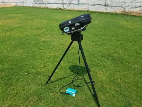 HI TECH BOWLING MACHINE SPEED - 140 KMPH